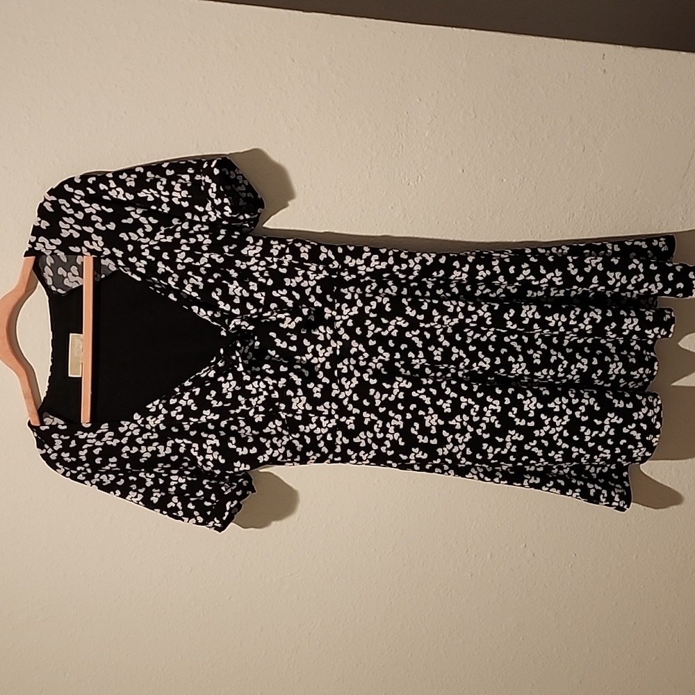 Michael Kors Babydoll dress size Medium, black with white petals